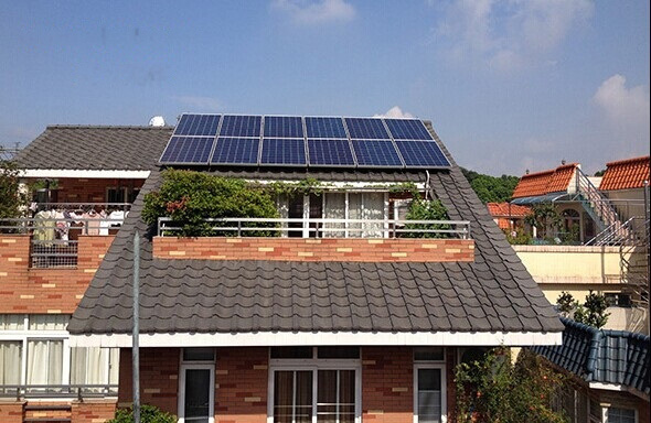 그리드에서 집을 운영하려면 몇 개의 태양 전지 패널이 필요합니까?